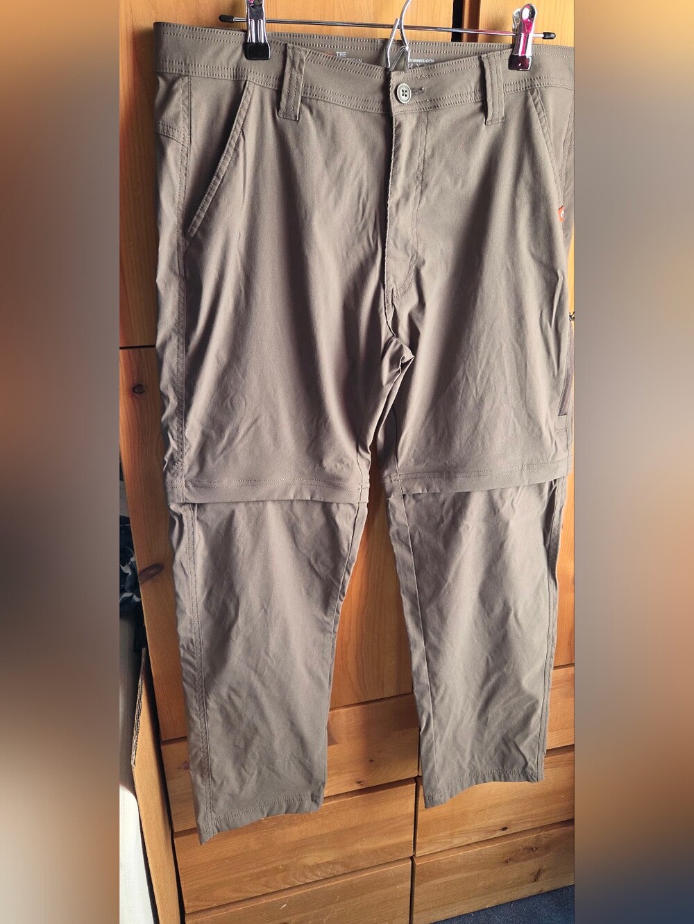 The American Outdoorsman Men's Taupe Convertible Hiking Pats Size 34